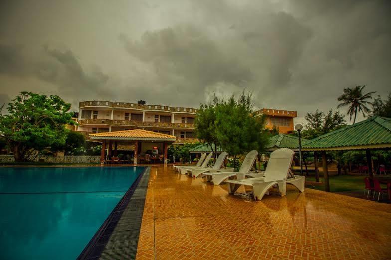 Chilaw City Hotel Негомбо Екстериор снимка
