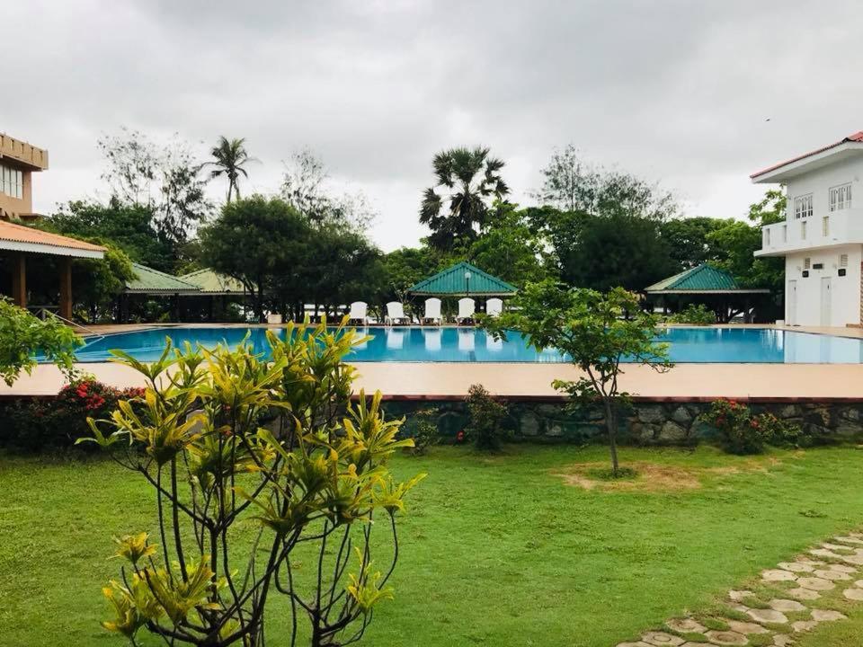 Chilaw City Hotel Негомбо Екстериор снимка